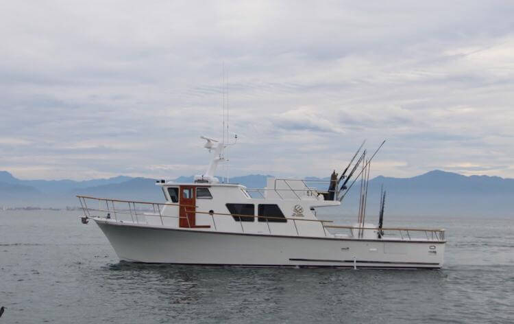 Overnight fishing charters in Puerto Vallarta for 6 ppl max. Small groups, big memories!