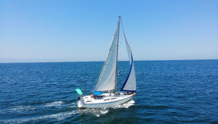 Beautiful sailboat with a maximum capacity of 14 passengers.