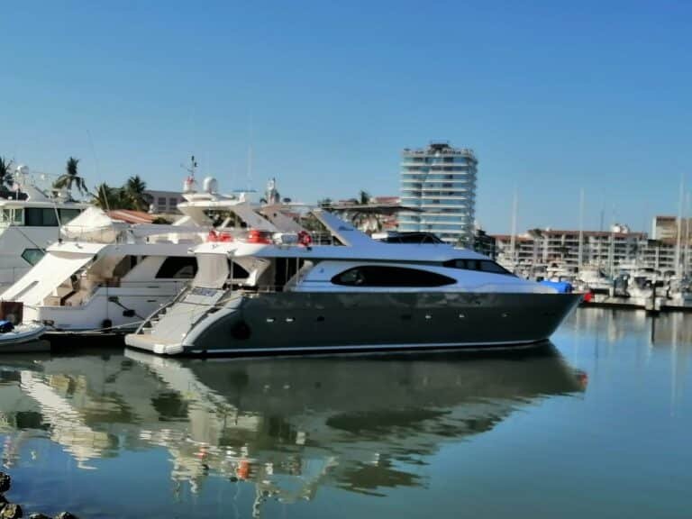 Luxury Yacht Puerto Vallarta - Azimut 85 (2017)