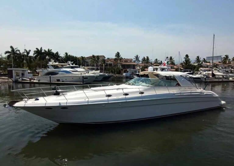Sea Ray 60 - Yacht Charter Puerto Vallarta