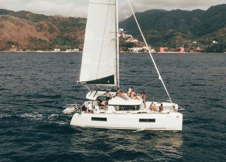 Lagoon 40 - 18 PAX Catamaran Nuevo Vallarta
