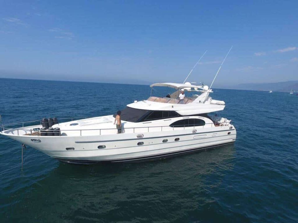 Luxury Yacht Puerto Vallarta - Vtech 65
