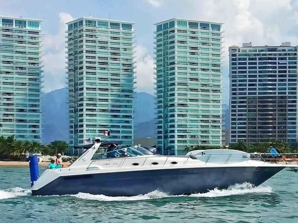Sea Ray 55 - Yacht Rentals Puerto Vallarta