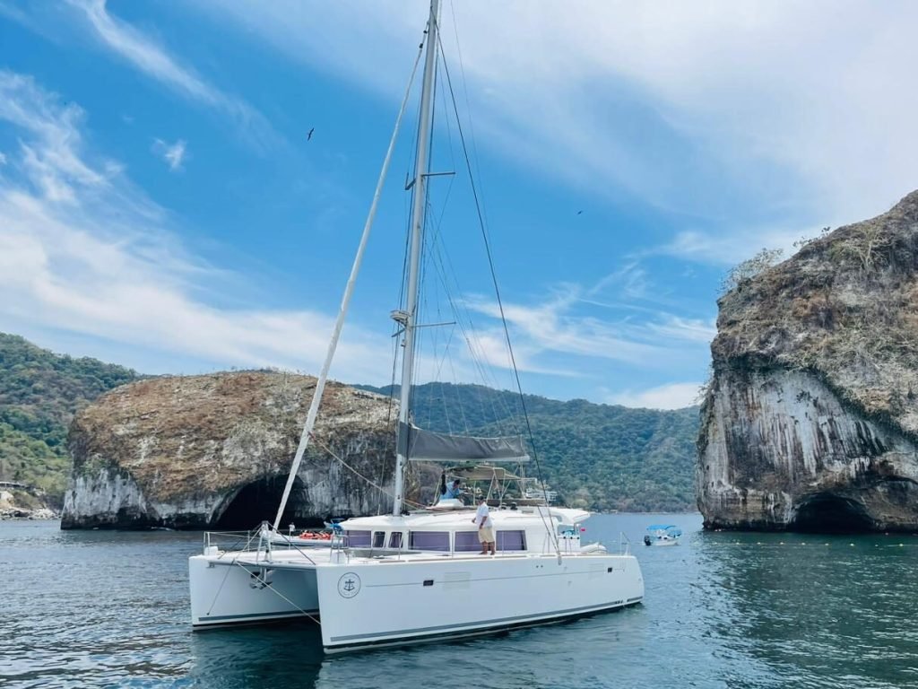 Lagoon 45 - Catamaran Puerto Vallarta