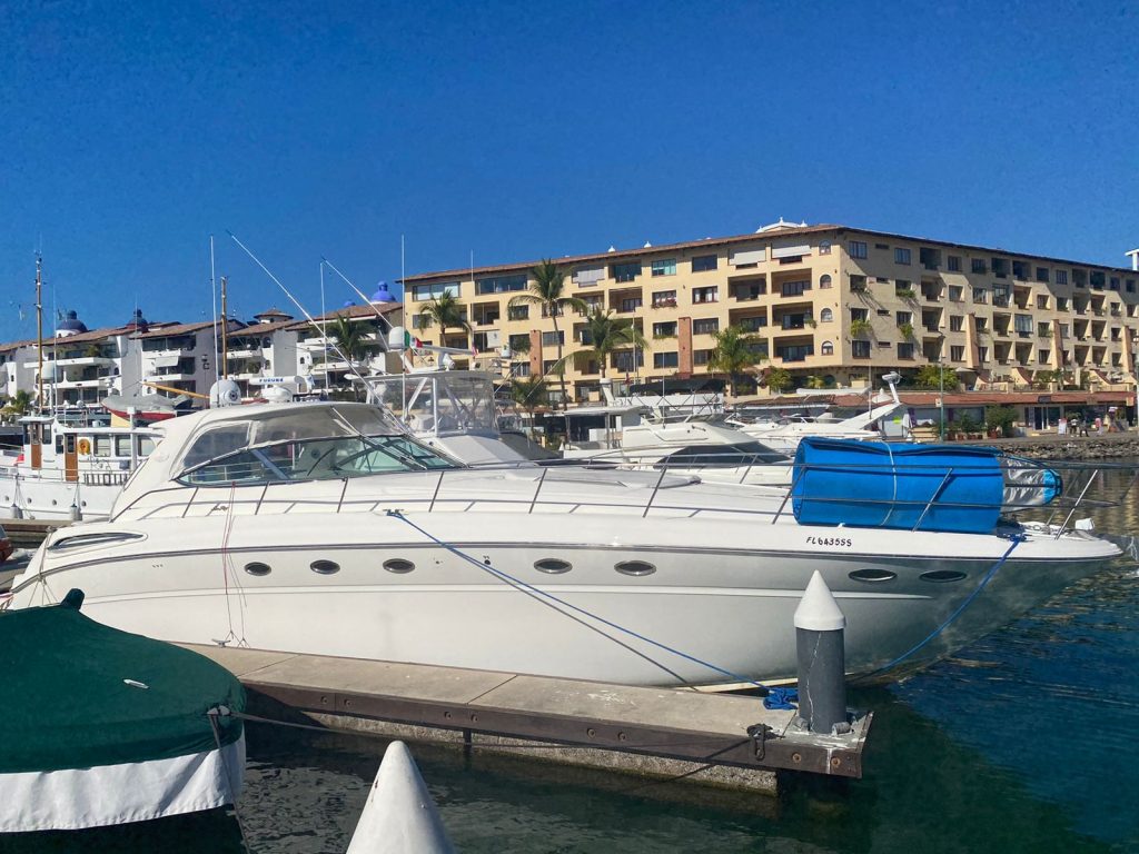 Sea Ray 55 Sundancer - Puerto Vallarta Yacht Charter