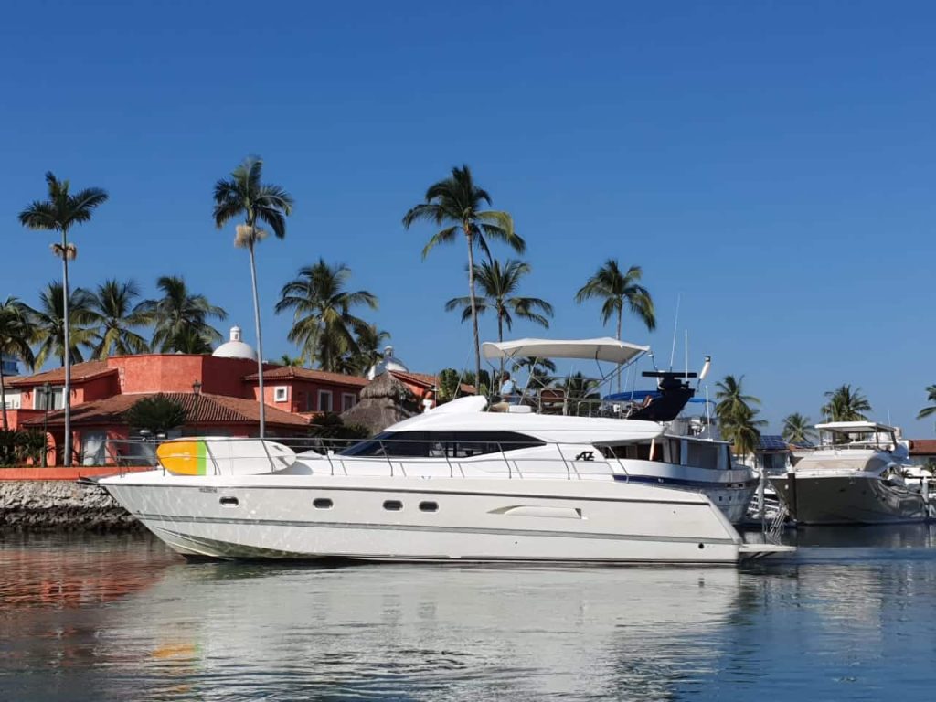 Azimut 46 Fly - Renta de Yates en Vallarta