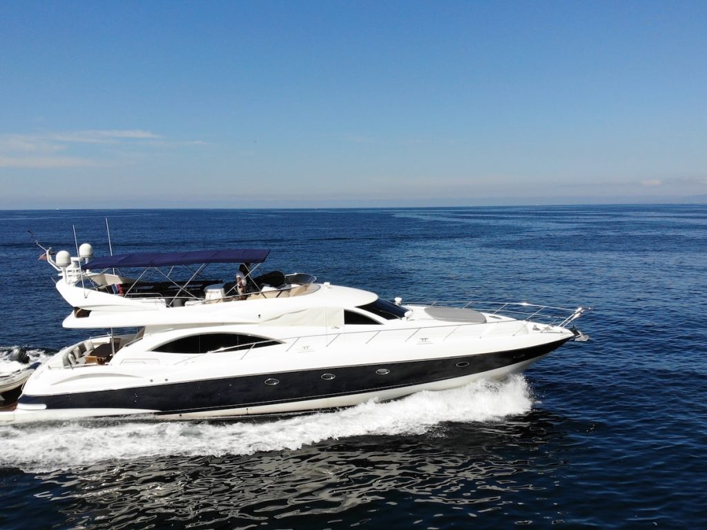 Luxury Yacht Puerto Vallarta - Sunseeker 74