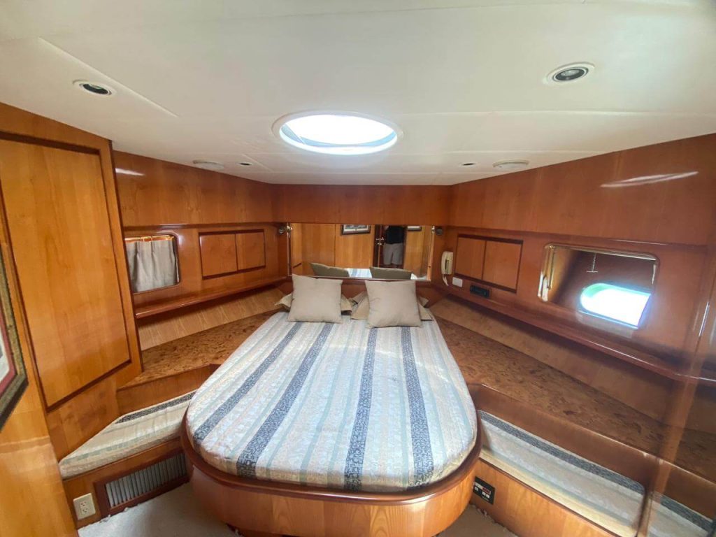 Luxury Yacht Puerto Vallarta - Vtech 65