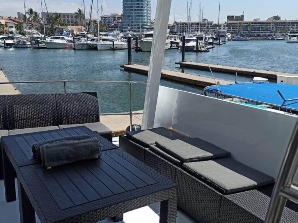 Custom 50 - Puerto Vallarta Yacht Rental