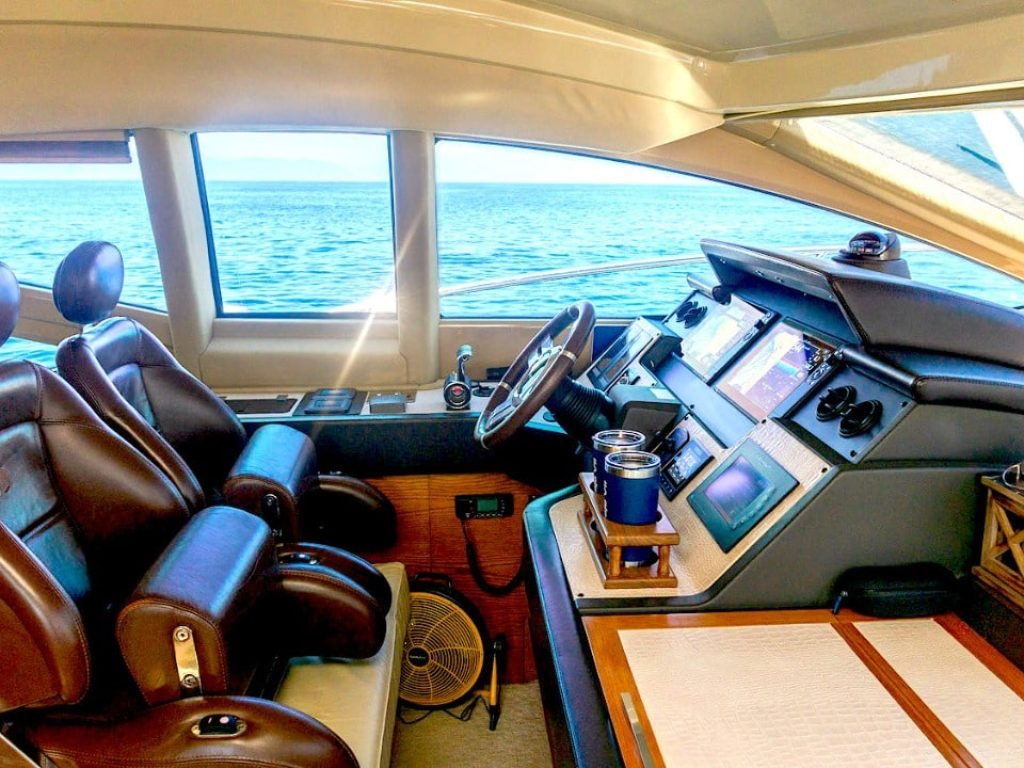 Luxury Yacht Puerto Vallarta - Azimut 70