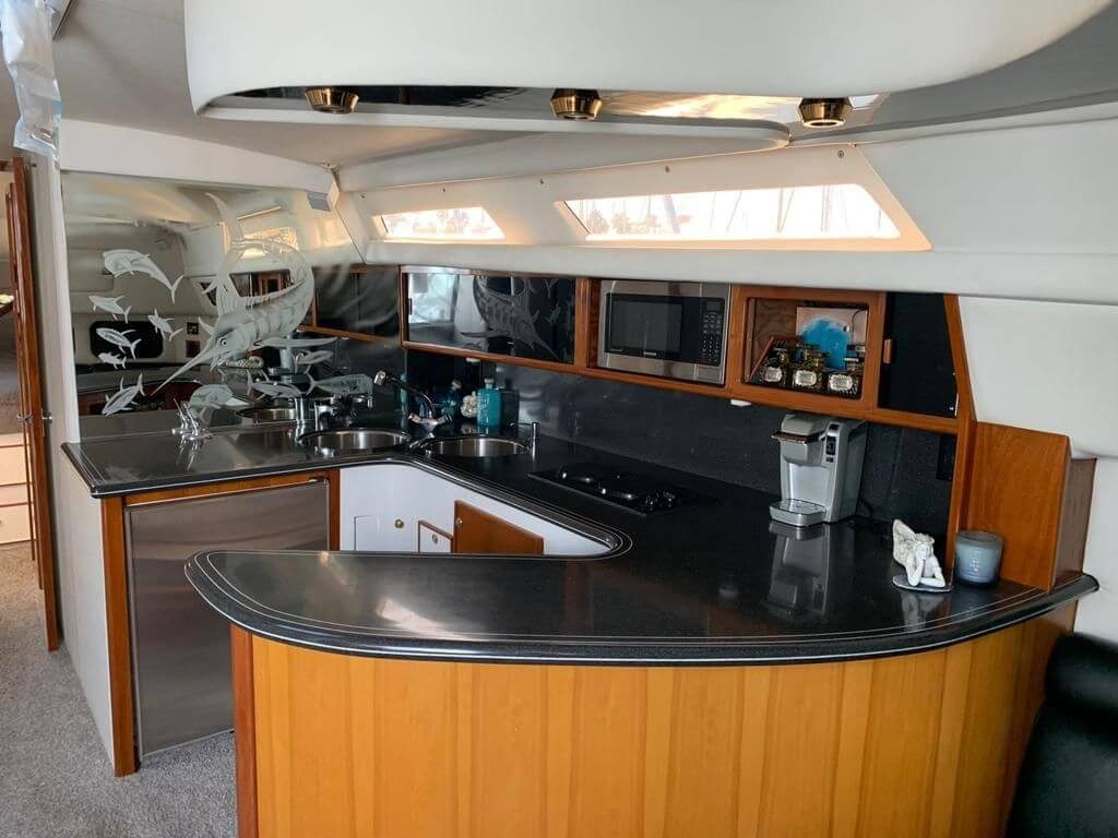 Cheap yacht in Puerto Vallarta - Sea Ray 46