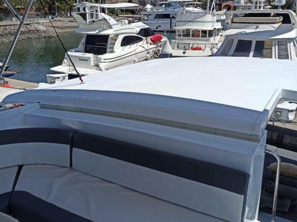 Custom 50 - Puerto Vallarta Yacht Rental