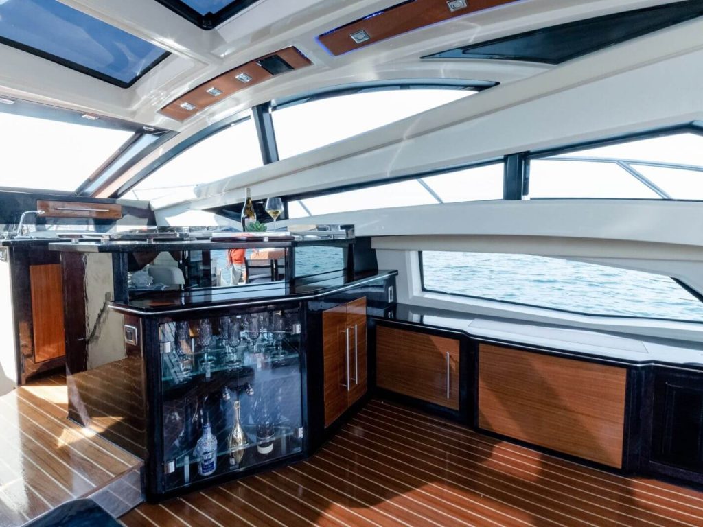 Yate de lujo en Puerto Vallarta - Marquis 50