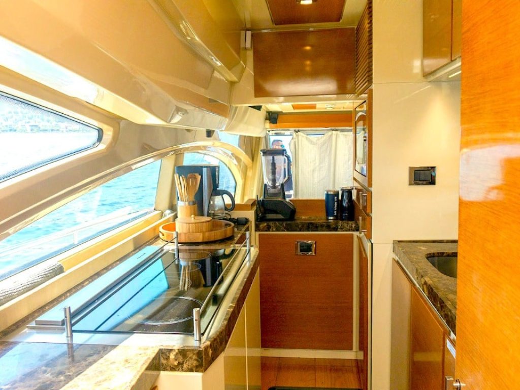 Luxury Yacht Puerto Vallarta - Azimut 70