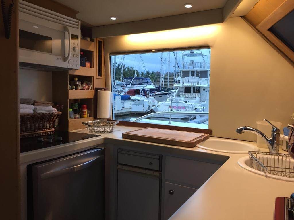 Hatteras 60 - Overnight Fishing Charter