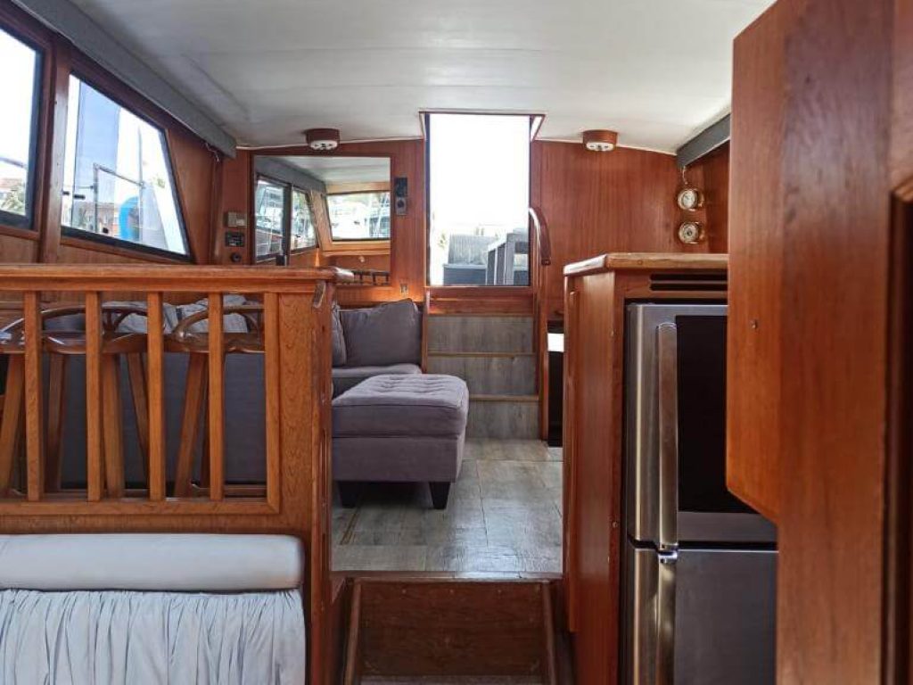 Custom 50 - Puerto Vallarta Yacht Rental