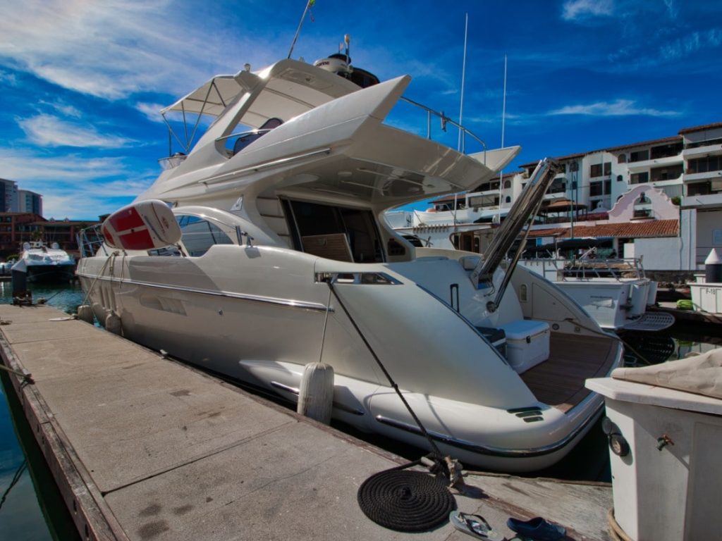 Yate de lujo en Puerto Vallarta - Azimut 58 Fly