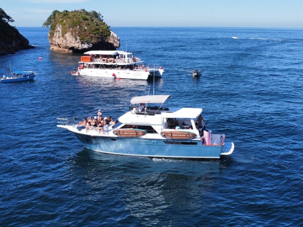 Custom 50 - Puerto Vallarta Yacht Rental