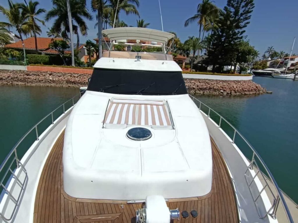 Luxury Yacht Puerto Vallarta - Vtech 65