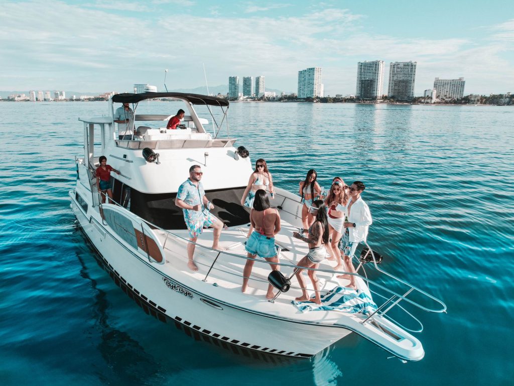 Cheap Yacht Rental Puerto Vallarta Option - Carver 42