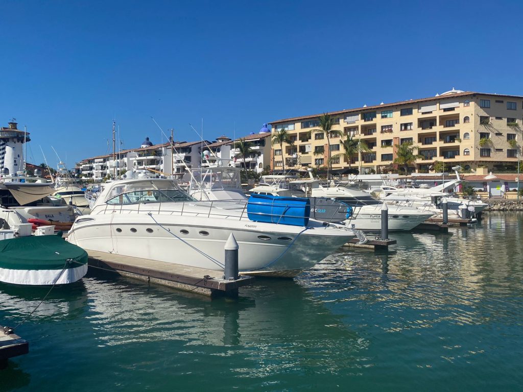 Sea Ray 55 Sundancer - Puerto Vallarta Yacht Charter