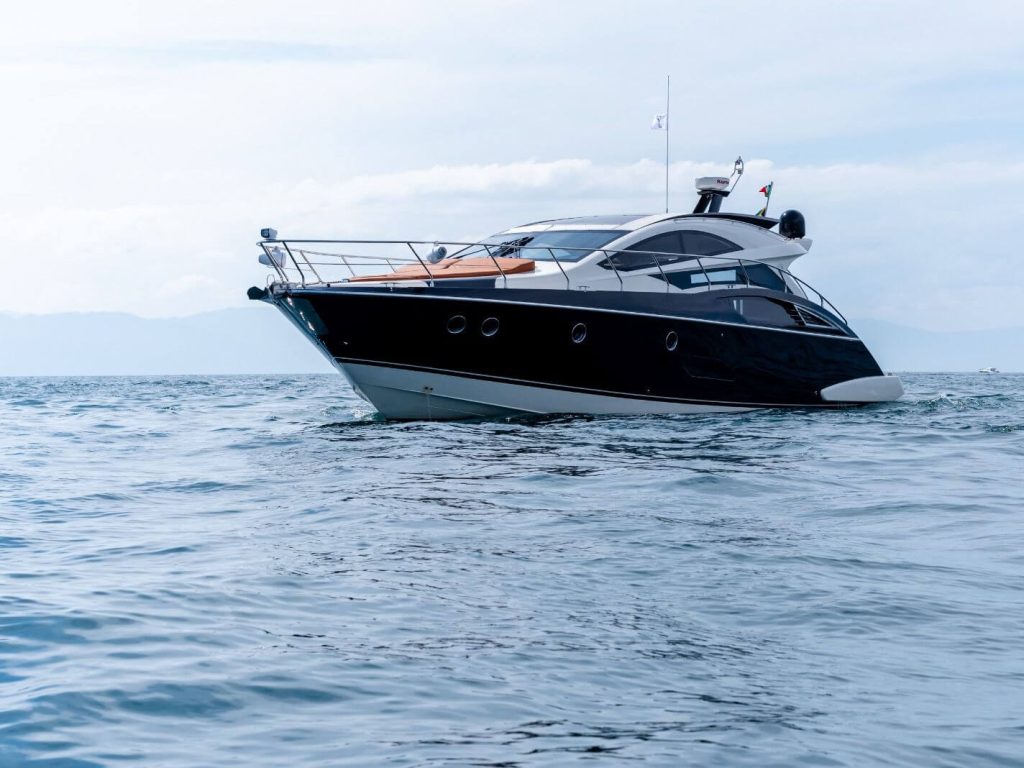 Yate de lujo en Puerto Vallarta - Marquis 50