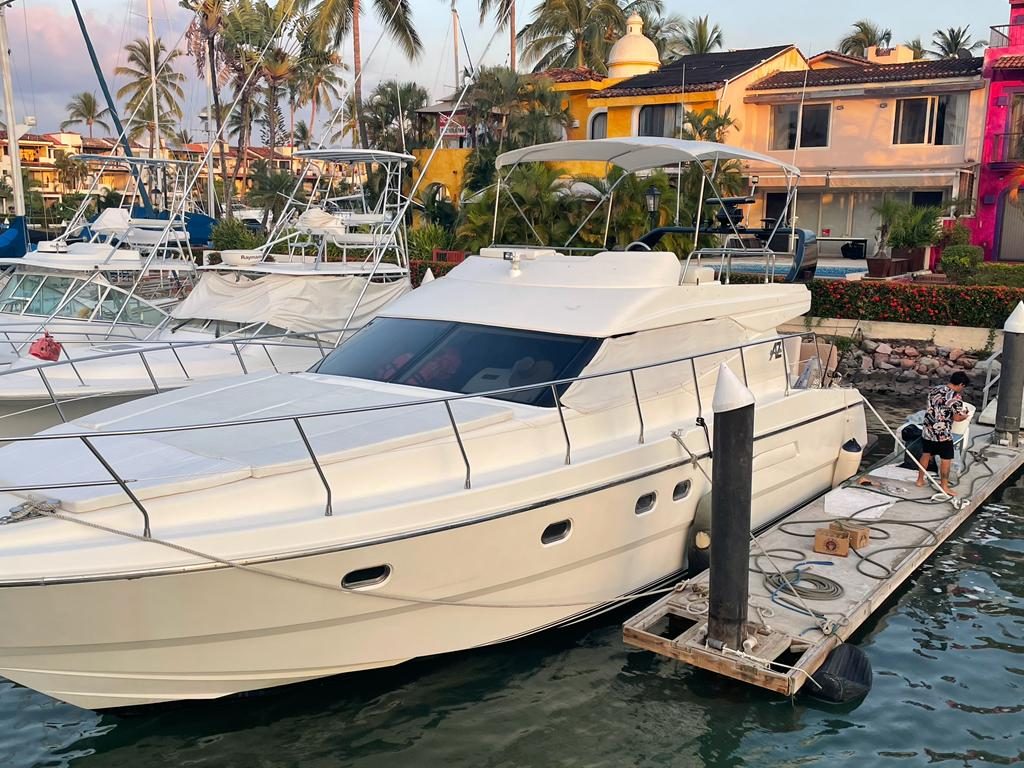 Azimut 46 Fly - Renta de Yates en Vallarta