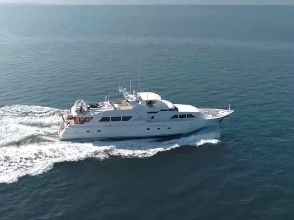 Yate de lujo en Puerto Vallarta - Custom 103