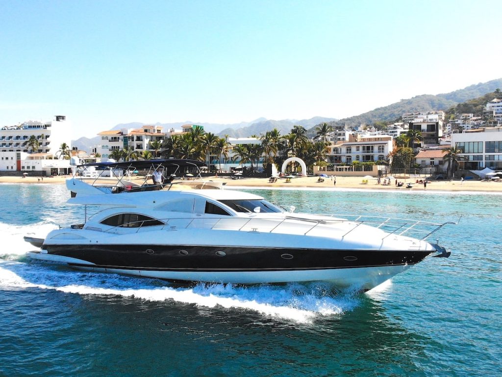 Luxury Yacht Puerto Vallarta - Sunseeker 74