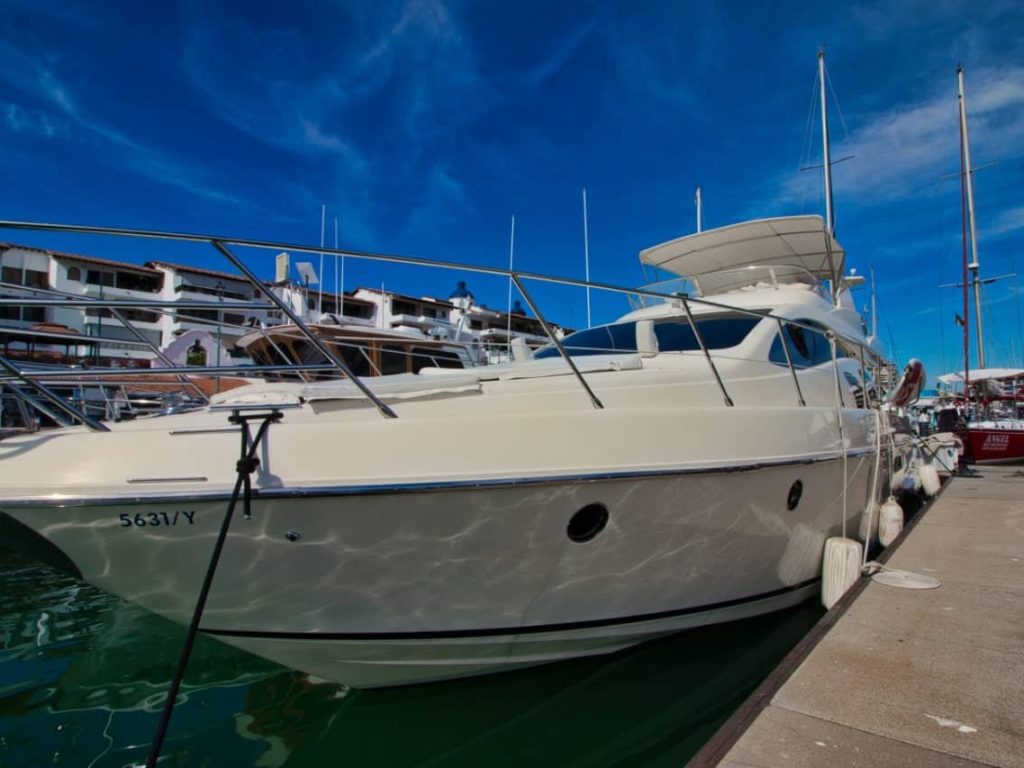 Yate de lujo en Puerto Vallarta - Azimut 58 Fly
