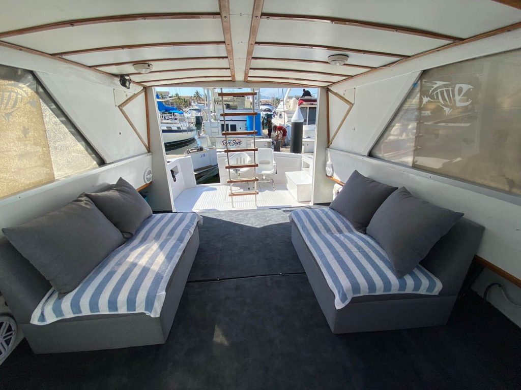 Chris-Craft 36 - Puerto Vallarta Fishing Charters