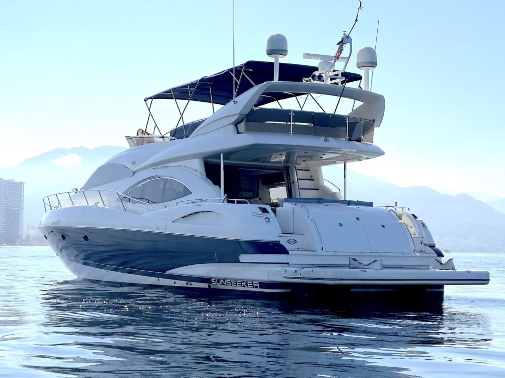 Luxury Yacht Puerto Vallarta - Sunseeker 74