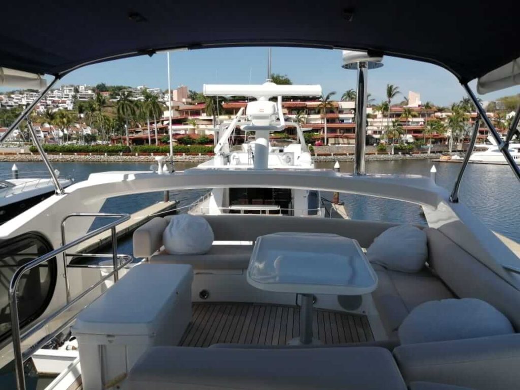 Luxury Yacht Puerto Vallarta - Sunseeker 69