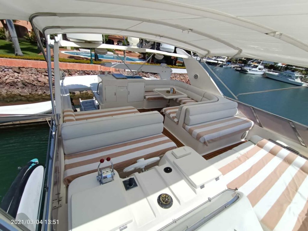 Luxury Yacht Puerto Vallarta - Vtech 65