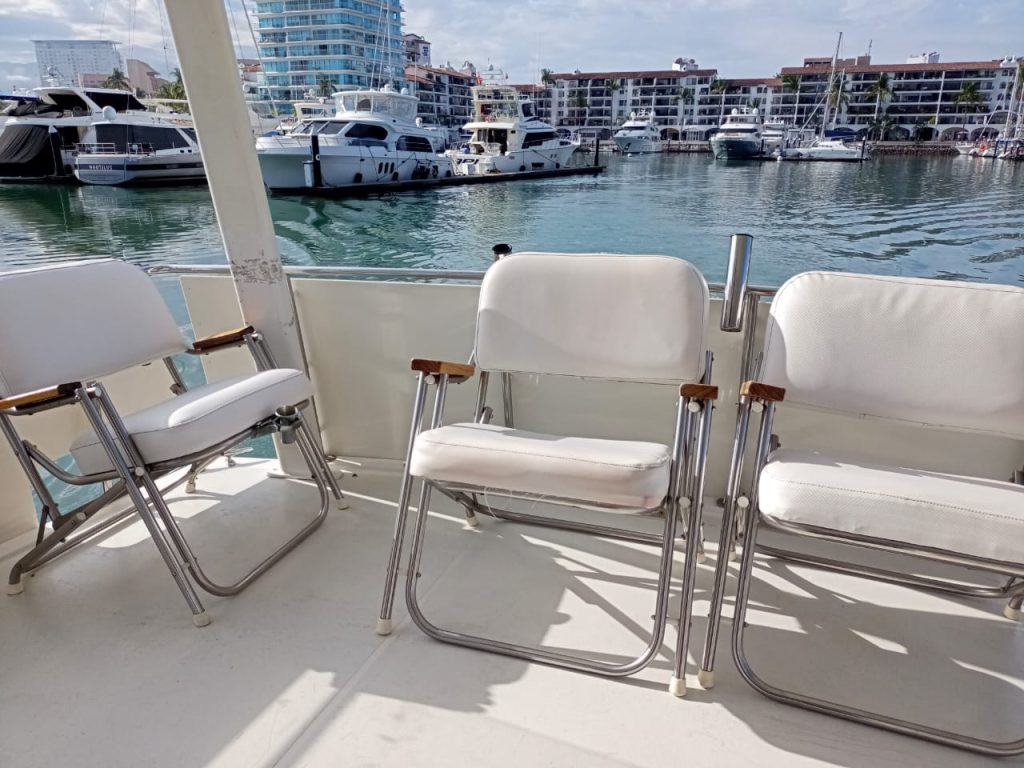 Cheap Yacht Rental Puerto Vallarta Option - Carver 42
