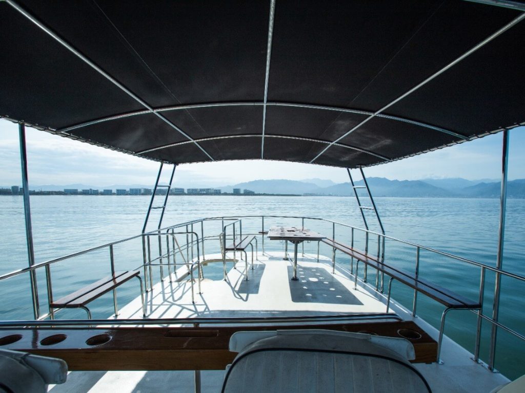 Yate de lujo en Puerto Vallarta - Hatteras 58