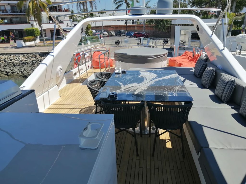 Luxury Yacht Puerto Vallarta - Azimut 85 (2017)