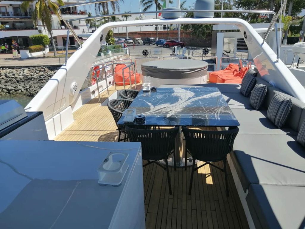 Luxury Yacht Puerto Vallarta - Azimut 85 (2017)