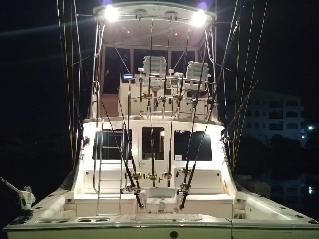 Cabo 35 Flybridge - Pesca en Riviera Nayarit