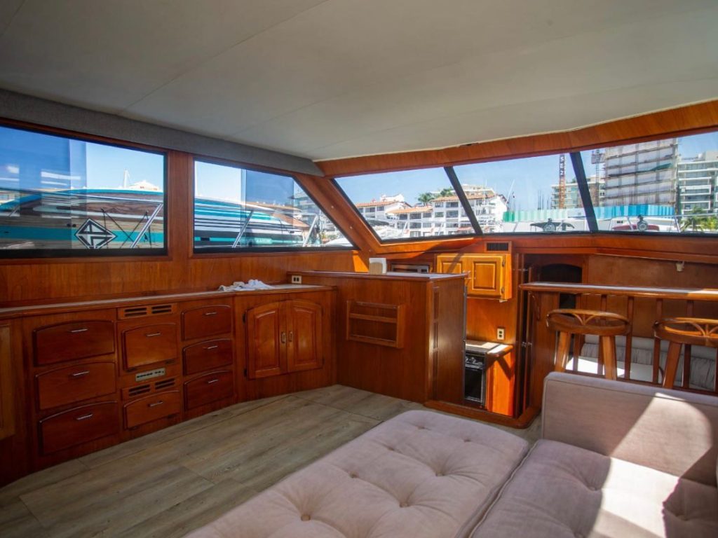 Custom 50 - Puerto Vallarta Yacht Rental