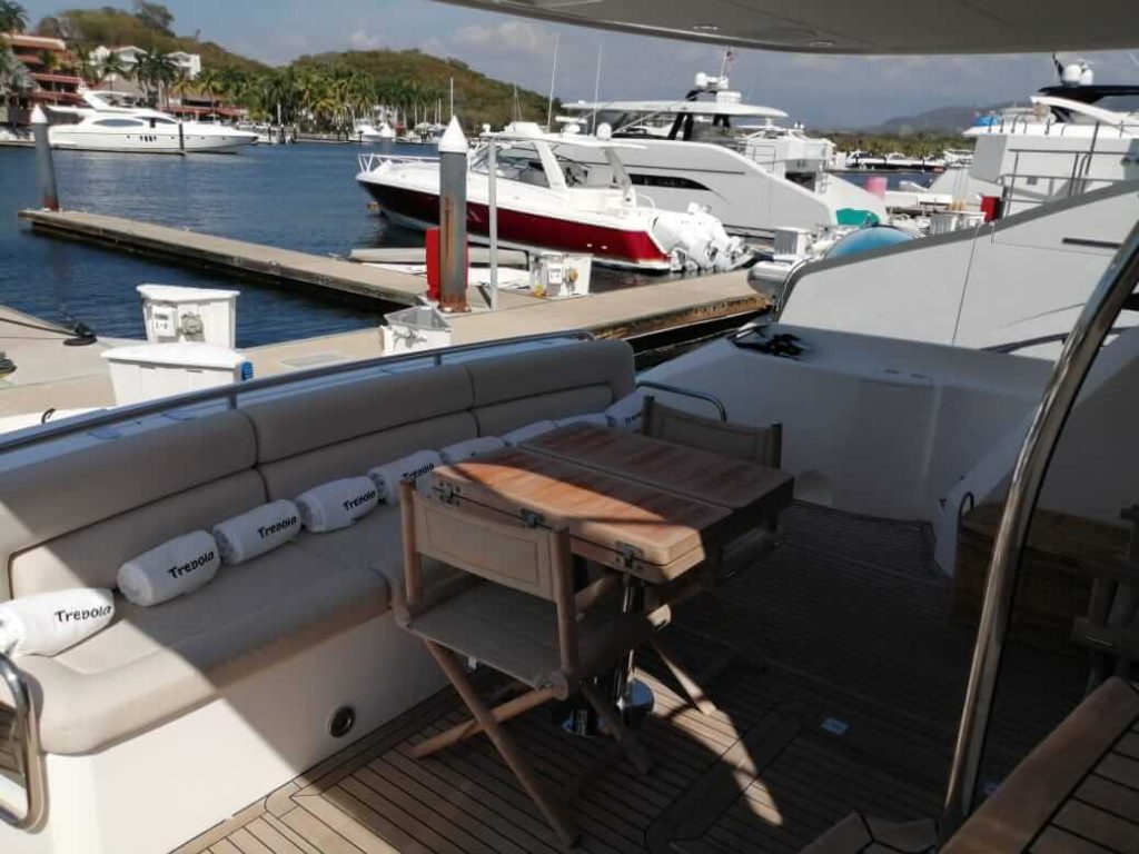 Luxury Yacht Puerto Vallarta - Sunseeker 69