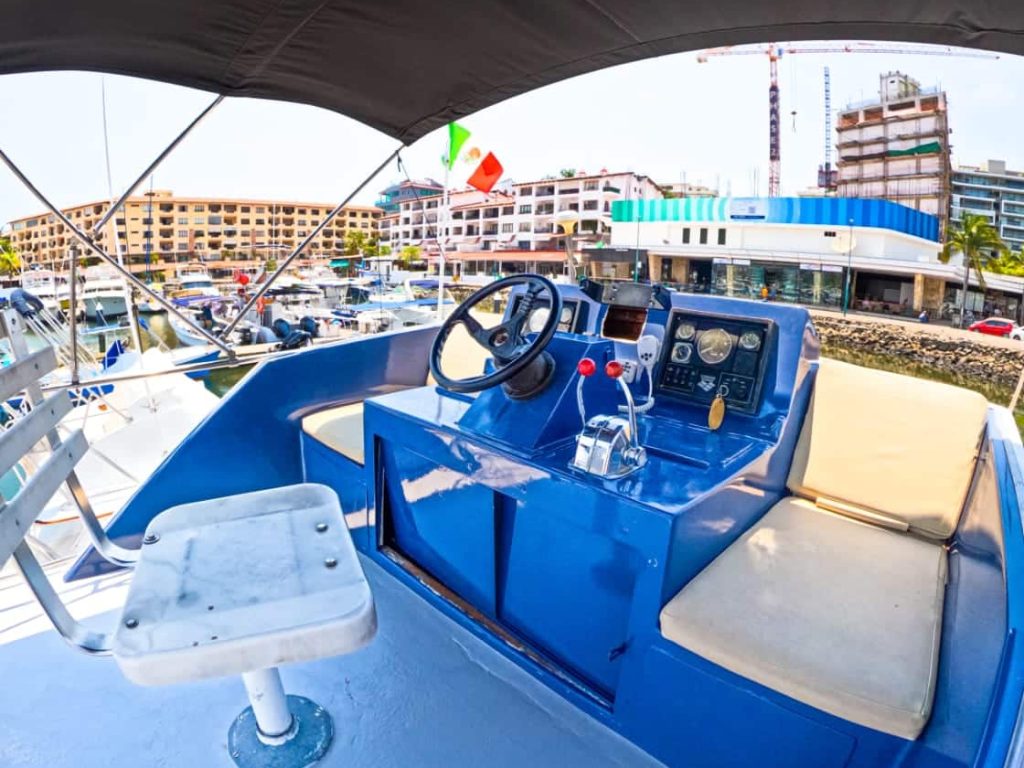 Chris-Craft 36 - Puerto Vallarta Fishing Charters