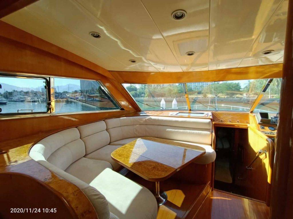 Luxury Yacht Puerto Vallarta - Vtech 65