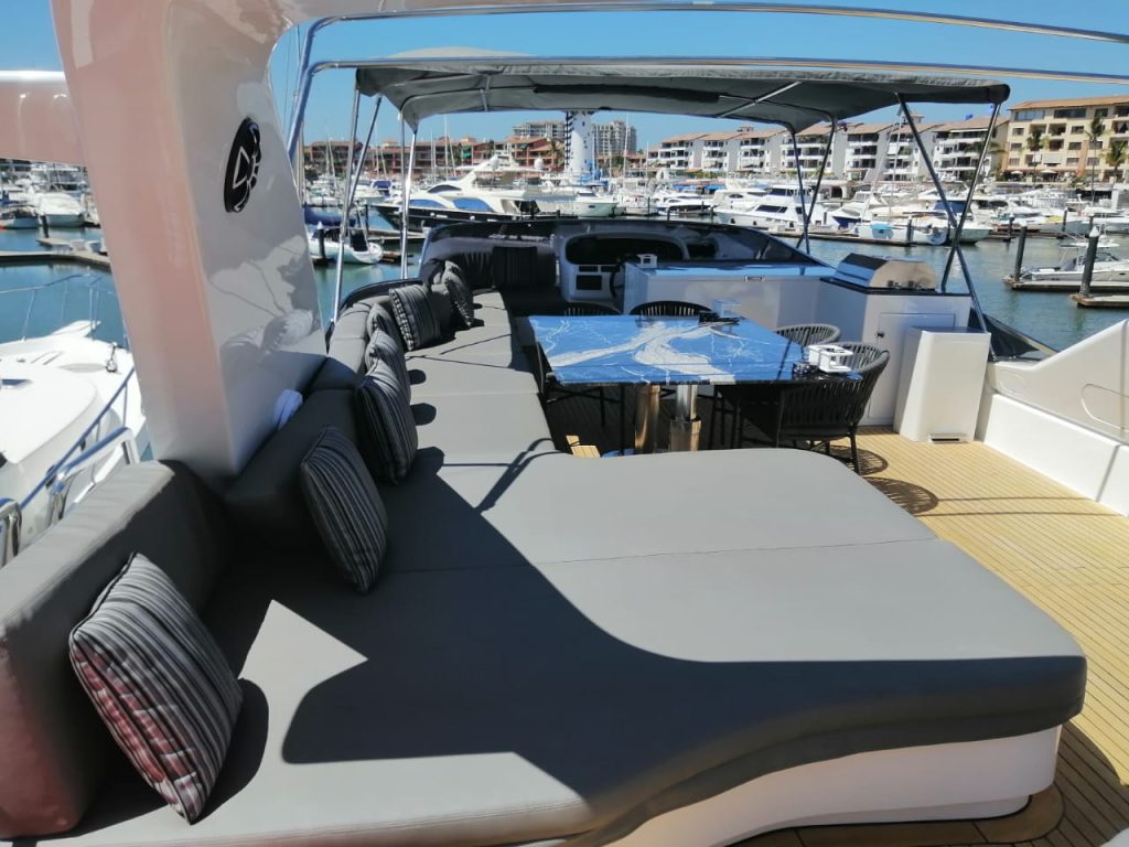 Luxury Yacht Puerto Vallarta - Azimut 85 (2017)