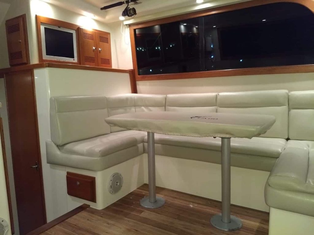 Cabo 35 Flybridge - Pesca en Riviera Nayarit