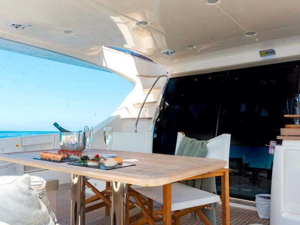 Luxury Yacht Puerto Vallarta - Azimut 70