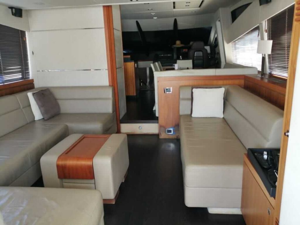 Luxury Yacht Puerto Vallarta - Sunseeker 69