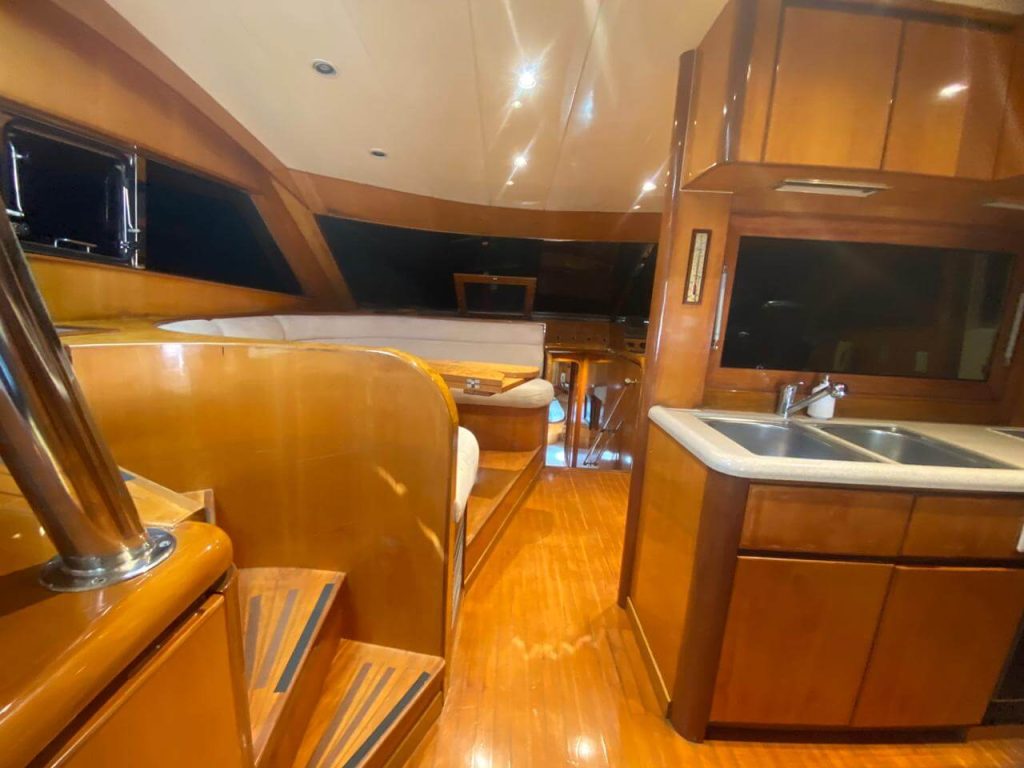Luxury Yacht Puerto Vallarta - Vtech 65