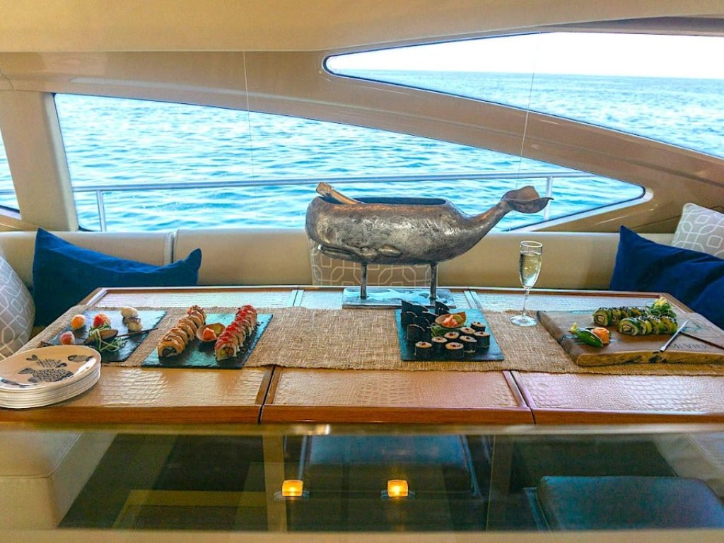 Luxury Yacht Puerto Vallarta - Azimut 70