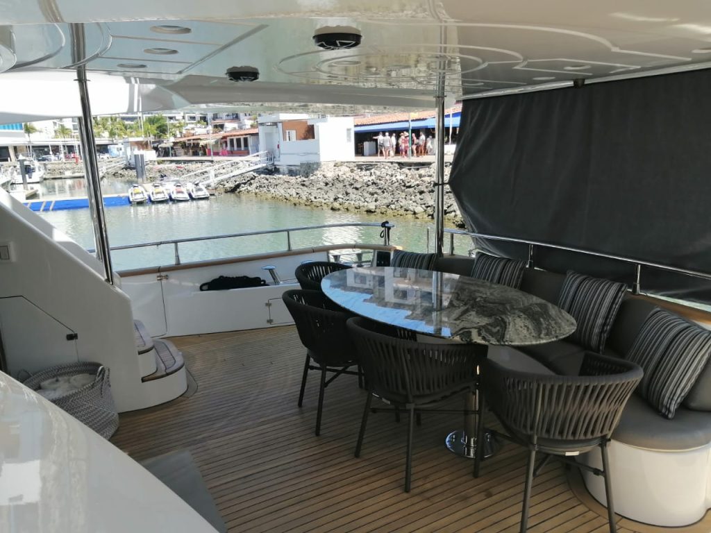 Luxury Yacht Puerto Vallarta - Azimut 85 (2017)